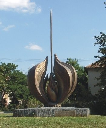 Monumentul cepei Mako