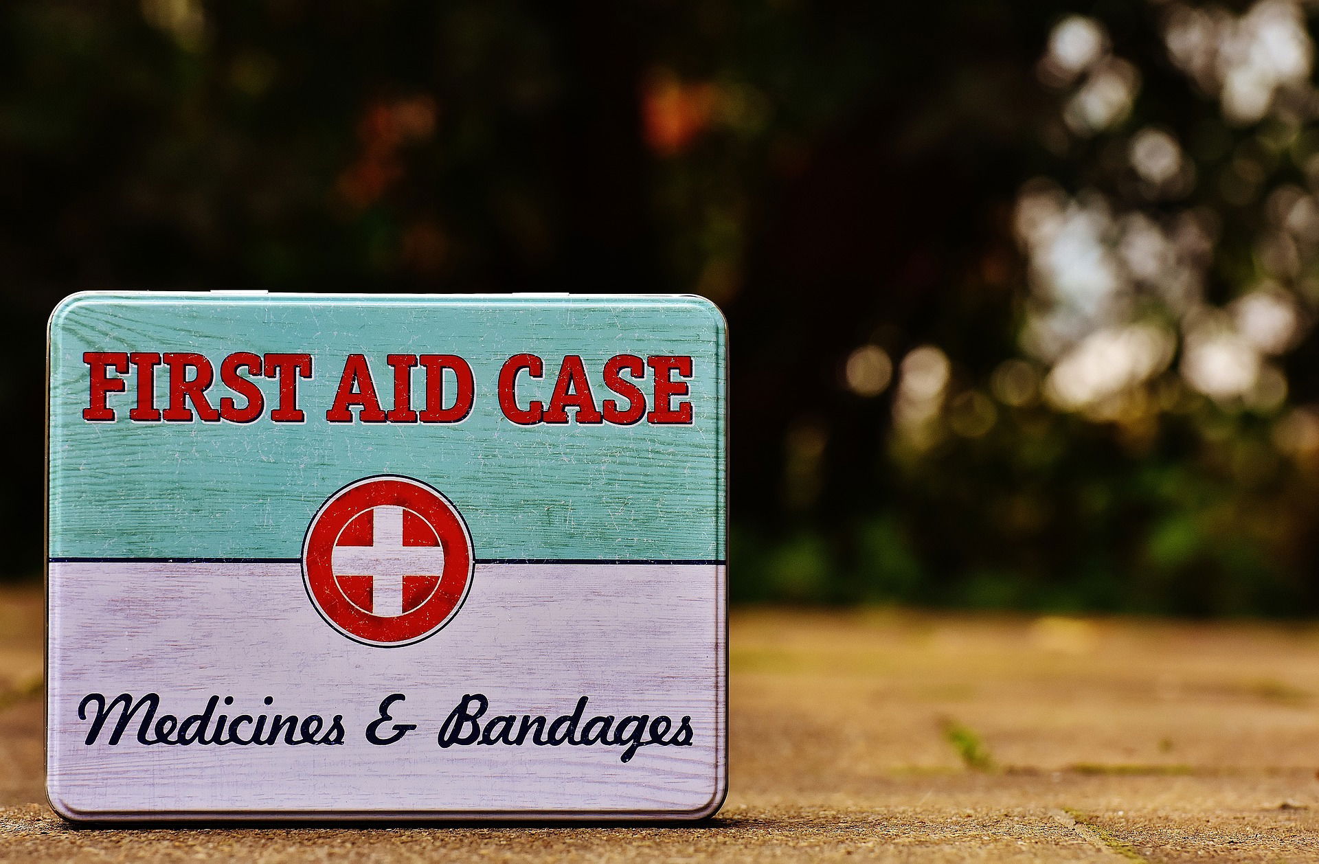 Essential First Aid for Painting-Related Injuries
