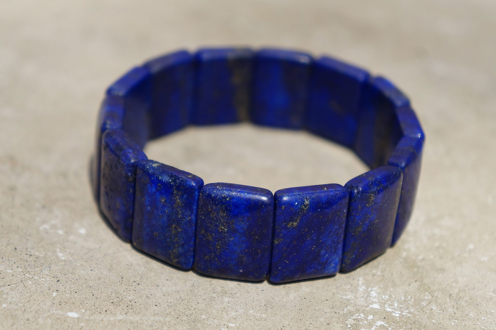 Blue lapis lazuli ring
