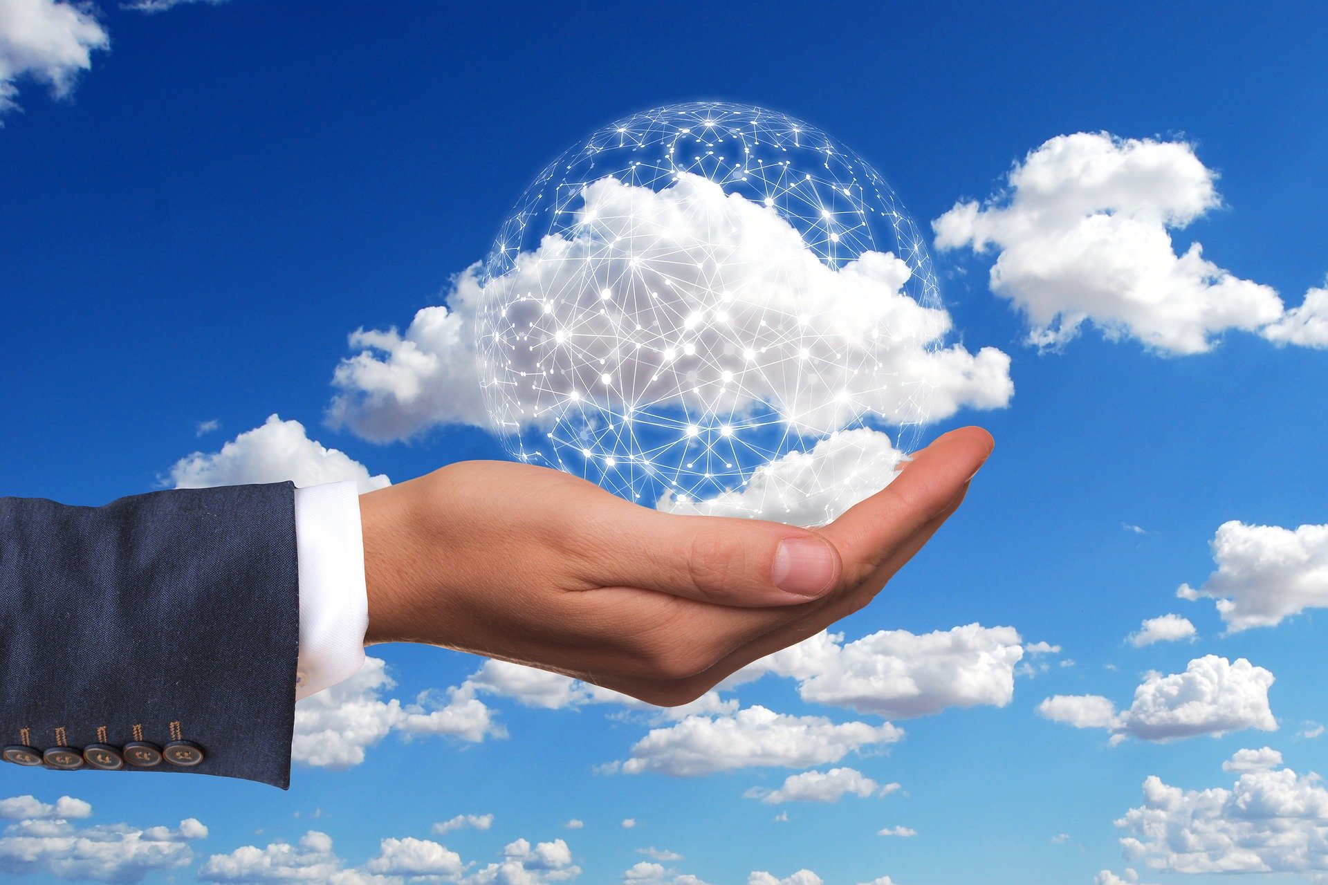 Why should small businesses invest in cloud storage?