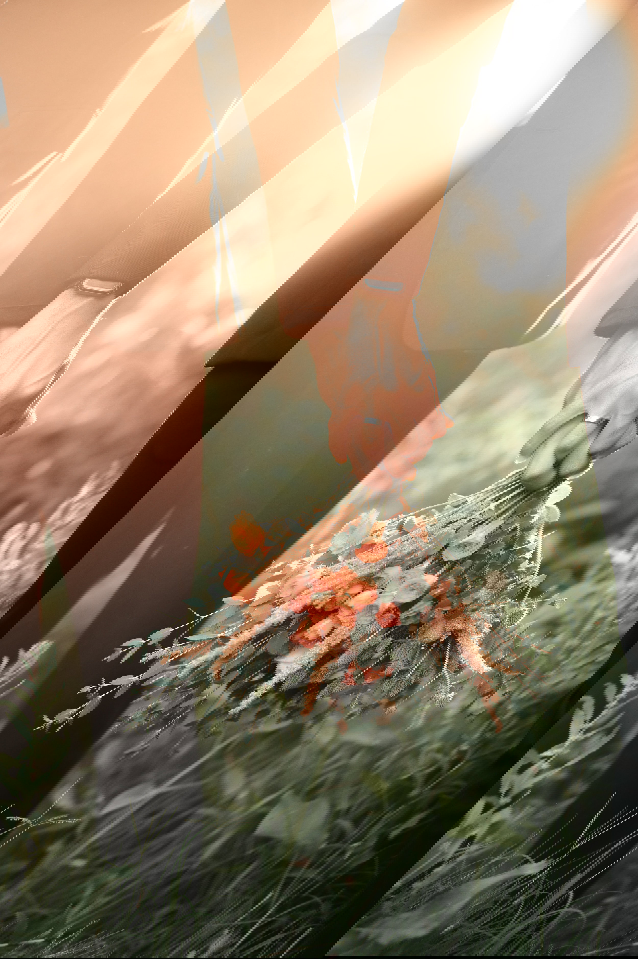 Through my lens, I seek to capture the magic of this wedding, with images that reflect the authenticity of the shared moments, so that each image is a journey to the heart and to the memory of this very special day.