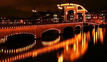 جسر ماجيري في امستردام من افضل الاماكن في امستردام سياحة - مدينة امستردام