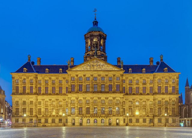 القصر الملكي في امستردام من اهم الاماكن السياحية في امستردام هولندا - صور امستردام