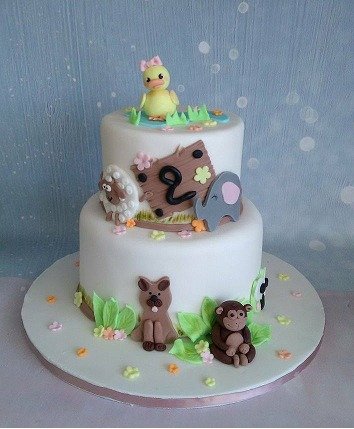 βαπτισης τούρτα απο ζαχαρόπαστα farm animals, ζαχαροπλαστείο καλαμάτας madame charlotte, birthday theme cakes farm animals kalamata