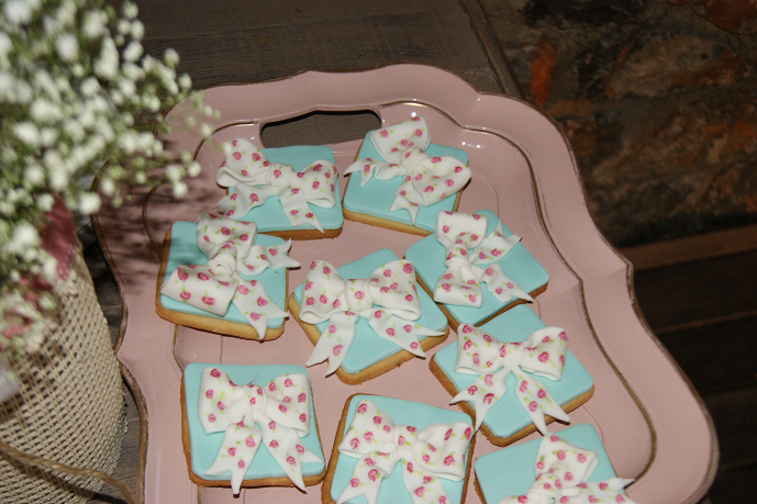 μπουφέ βάπτισης μπισκότα ζαχαρόπαστας christina vintage ζαχαροπλαστείο καλαμάτας madame charlotte, birthday baptism cookies and cakes kalamata