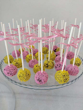 μπουφέ βάπτισης cake pops ζαχαροπλαστείο καλαμάτα madame charlotte, birthday baptism cake pops kalamata