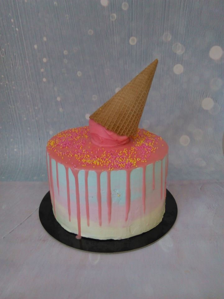 τούρτα χωρίς ζαχαρόπαστα χωνακι παγωτό ice cream, ζαχαροπλαστείο καλαμάτα madamecharlotte.gr, birthday wedding party cakes 2d 3d kalamata