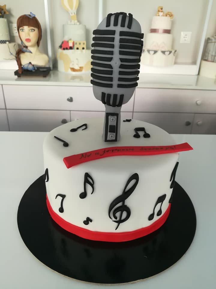 τούρτα από ζαχαρόπαστα μικρόφωνο, Ζαχαροπλαστείο καλαμάτα madame charlotte, τούρτες γεννεθλίων γάμου βάπτησης παιδικές θεματικές birthday theme party cake 2d 3d confectionery patisserie kalamata