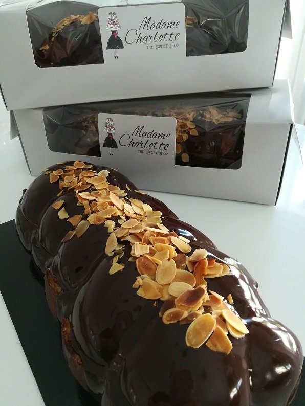 Πασχαλινό σοκολατένιο τσουρέκι 2020, #sokolatenio #pasxalino #tsoureki χειροποίητα πασχαλινά δώρα, σοκολατένια τσουρέκια, καλύτερο ζαχαροπλαστείο κοντά μου Καλαμάτα madame charlotte, τούρτες παιδικές θεματικές handmade easter gifts chocolate eggs confectionery patisserie kalamata