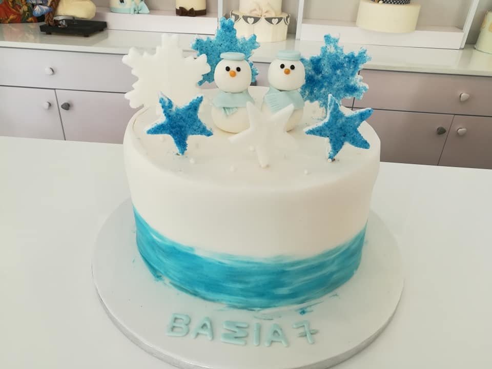 τούρτα από ζαχαρόπαστα twin snowmen, Ζαχαροπλαστεία στη καλαμάτα madame charlotte, τούρτες γεννεθλίων γάμου βάπτησης παιδικές θεματικές birthday theme party cake 2d 3d confectionery patisserie kalamata