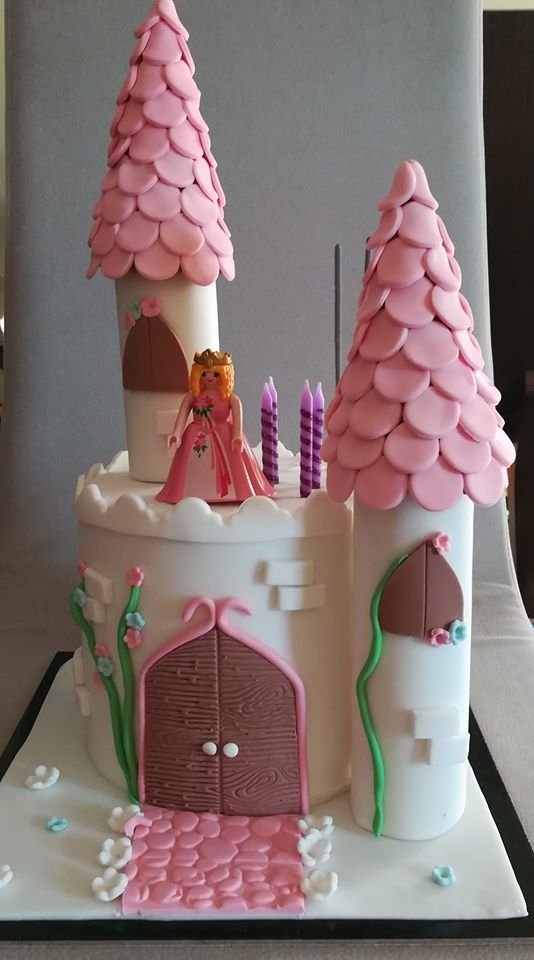τούρτα από ζαχαρόπαστα theme cake castle κάστρο, Ζαχαροπλαστεία στη καλαμάτα madame charlotte, τούρτες γεννεθλίων γάμου βάπτησης παιδικές θεματικές birthday theme party cake 2d 3d confectionery patisserie kalamata