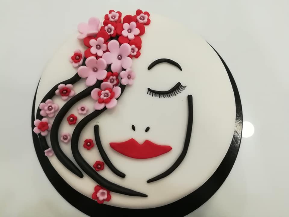τούρτα από ζαχαρόπαστα πρόσωπο, woman's face themed cake, Ζαχαροπλαστεία στη Καλαμάτα madame charlotte, τούρτες γεννεθλίων γάμου βάπτησης παιδικές θεματικές birthday theme party cake 2d 3d confectionery patisserie kalamata