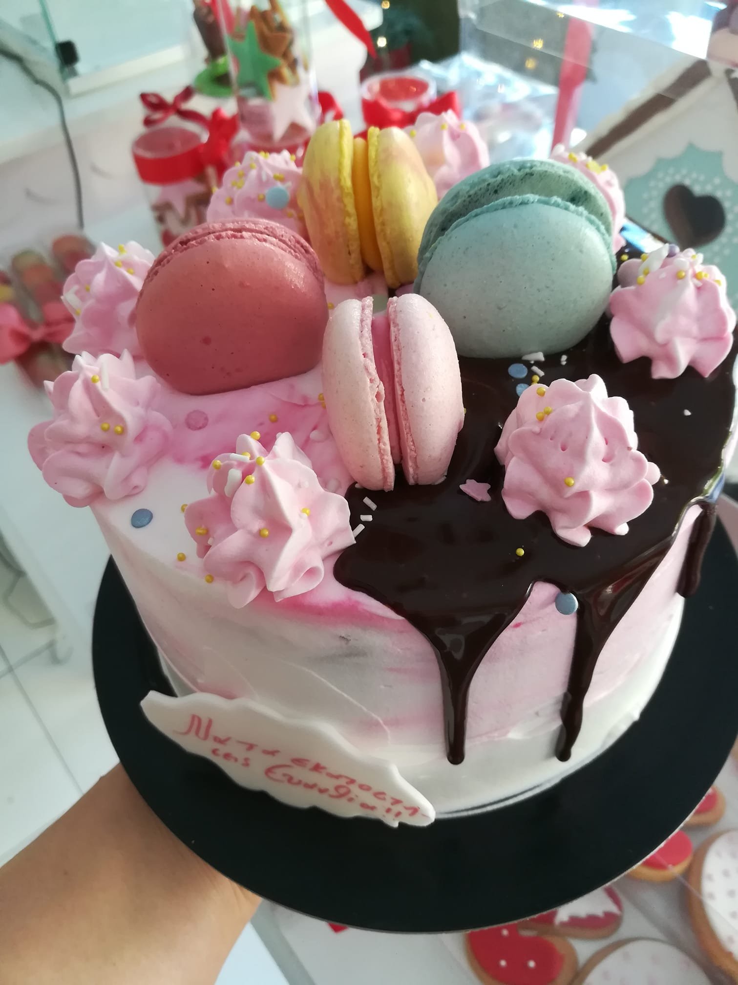 τούρτα χωρίς ζαχαρόπαστα σοκολάτα και maccaron themed cake, ζαχαροπλαστείο Καλαμάτα madame charlotte, birthday wedding party cakes 2d 3d kalamata