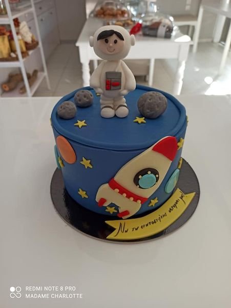 τούρτα από ζαχαρόπαστα διάστημα αστροναύτης πλανήτες space astronaut planets cake, Ζαχαροπλαστεία Καλαμάτα madame charlotte, τούρτες για πάρτι παιδικές γενεθλίων για αγόρια κορίτσια ενηλίκων, birthday themed cakes patisserie confectionery kalamata