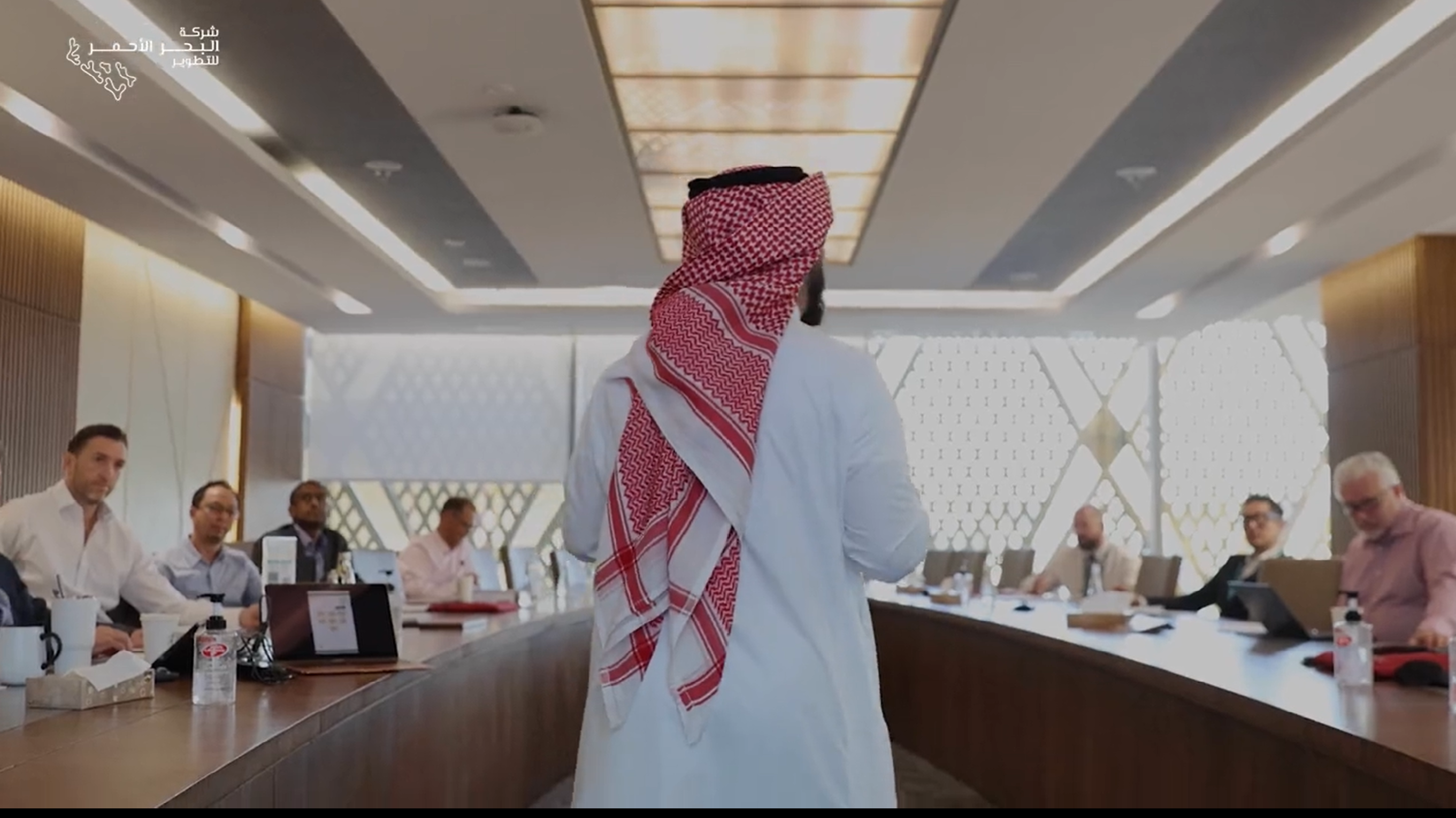 Training non-Arabic speaking employees in work environments