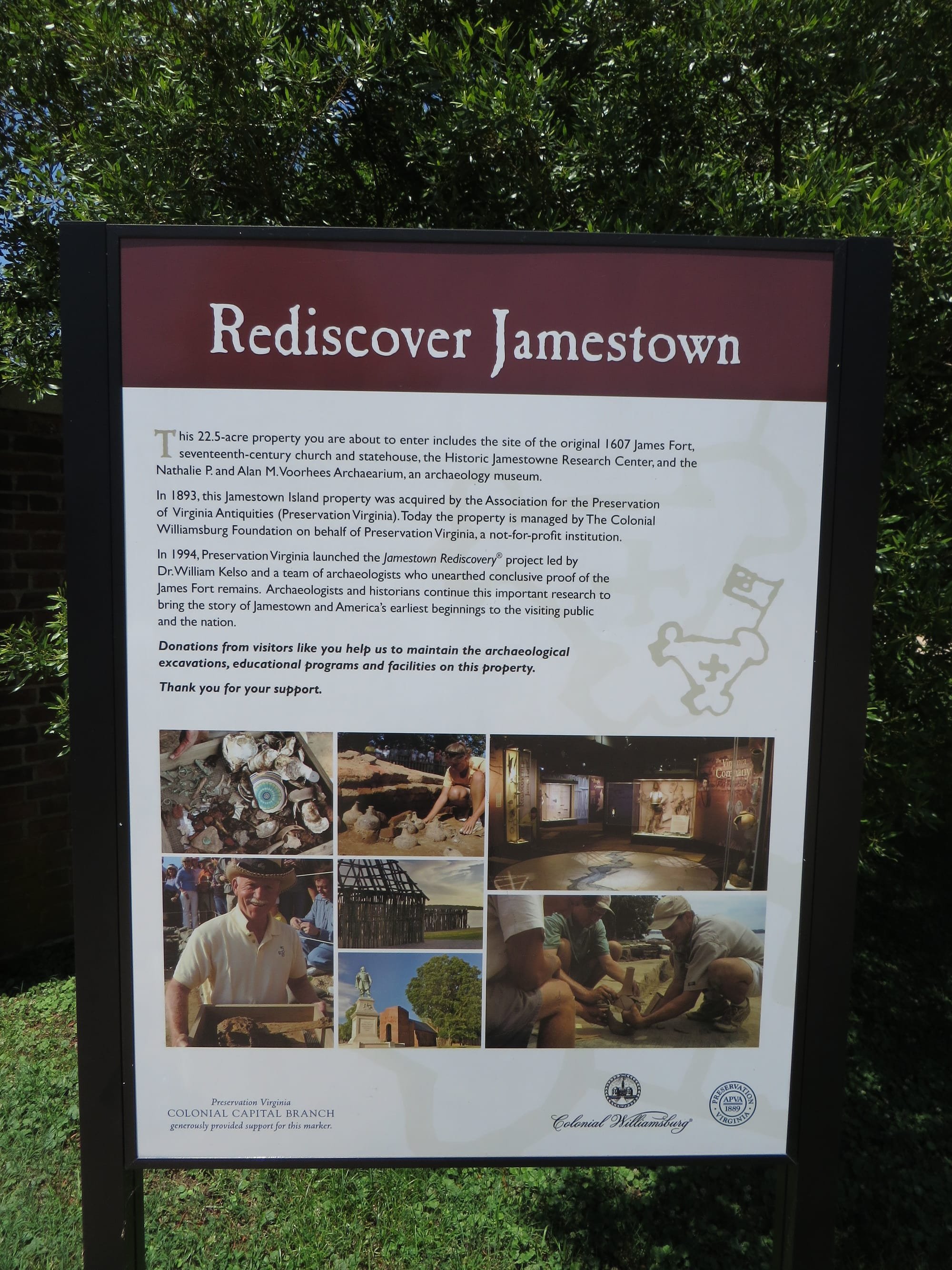 "Rediscover Jamestown Interpretive Sign, Historic Jamestowne, Colonial National Historical Park, Jamestown, Virginia" by Ken Lund is licensed under CC BY-SA 2.0.