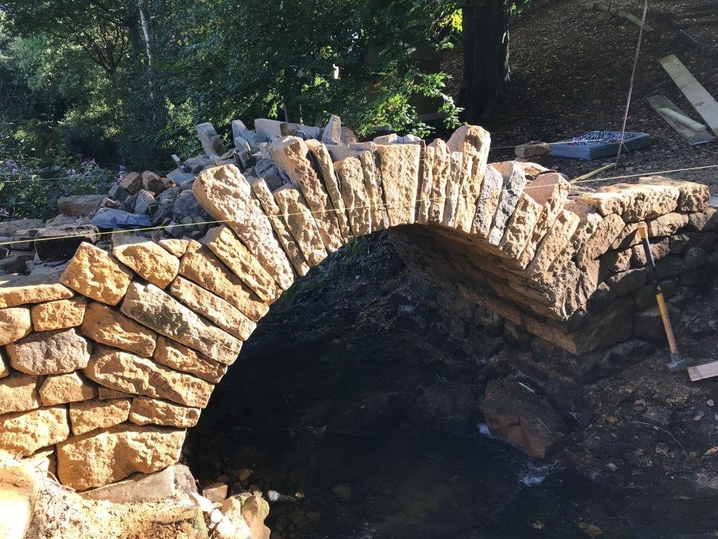 Dry stone bridge - Living Stone