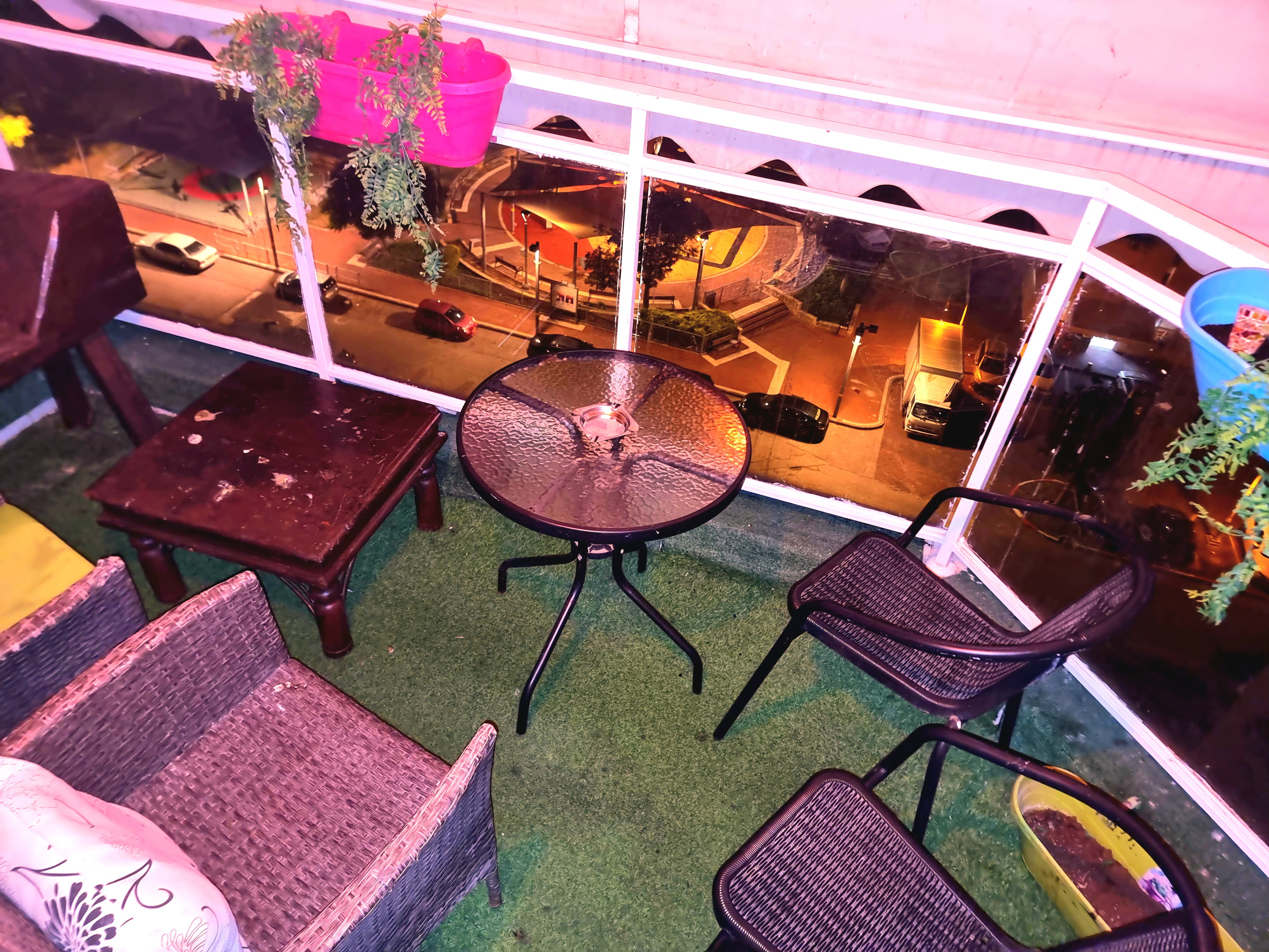 استوديو مزين مع جاكوزي مريح وشرفة.