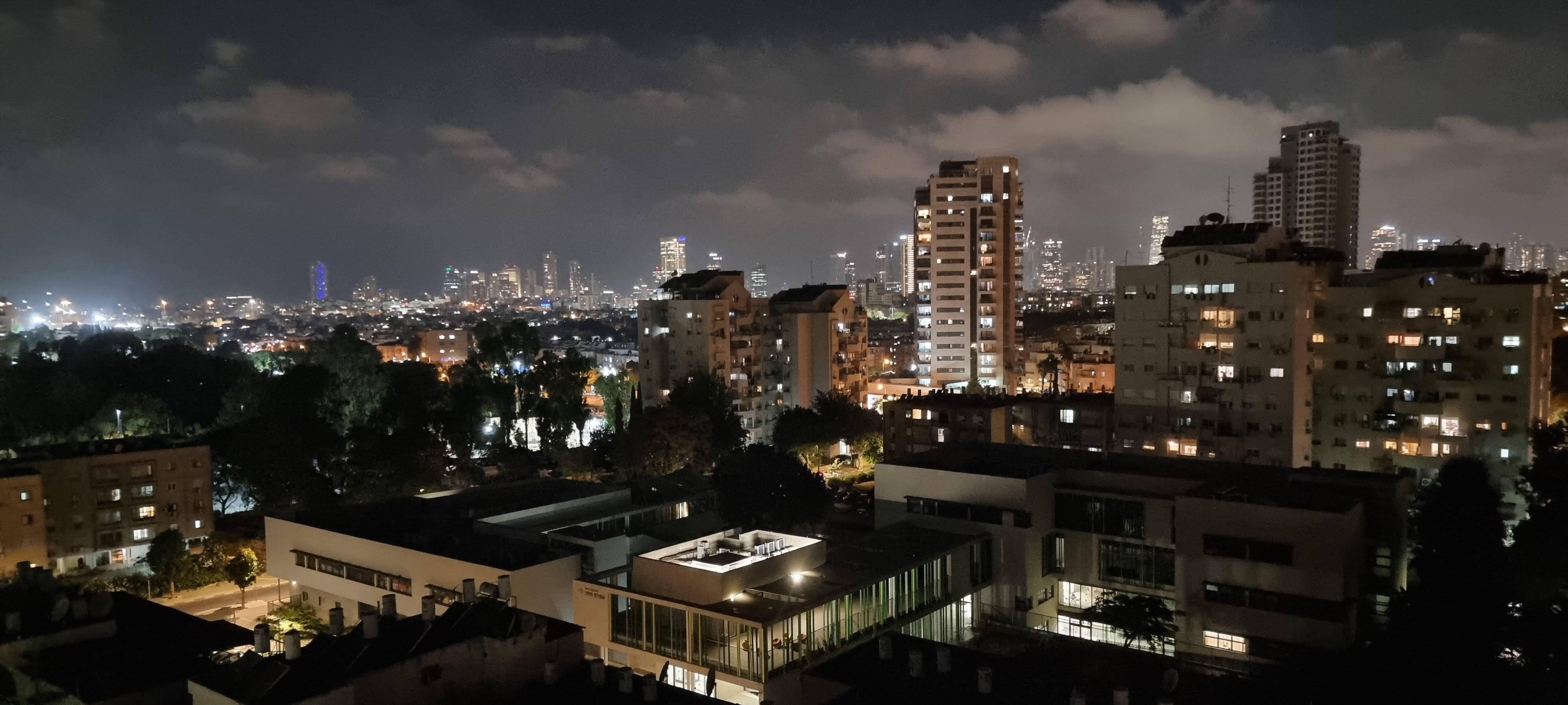 الجناح الملكي ، غرفة ضخمة وسطح به جاكوزي خاص وإطلالات خلابة