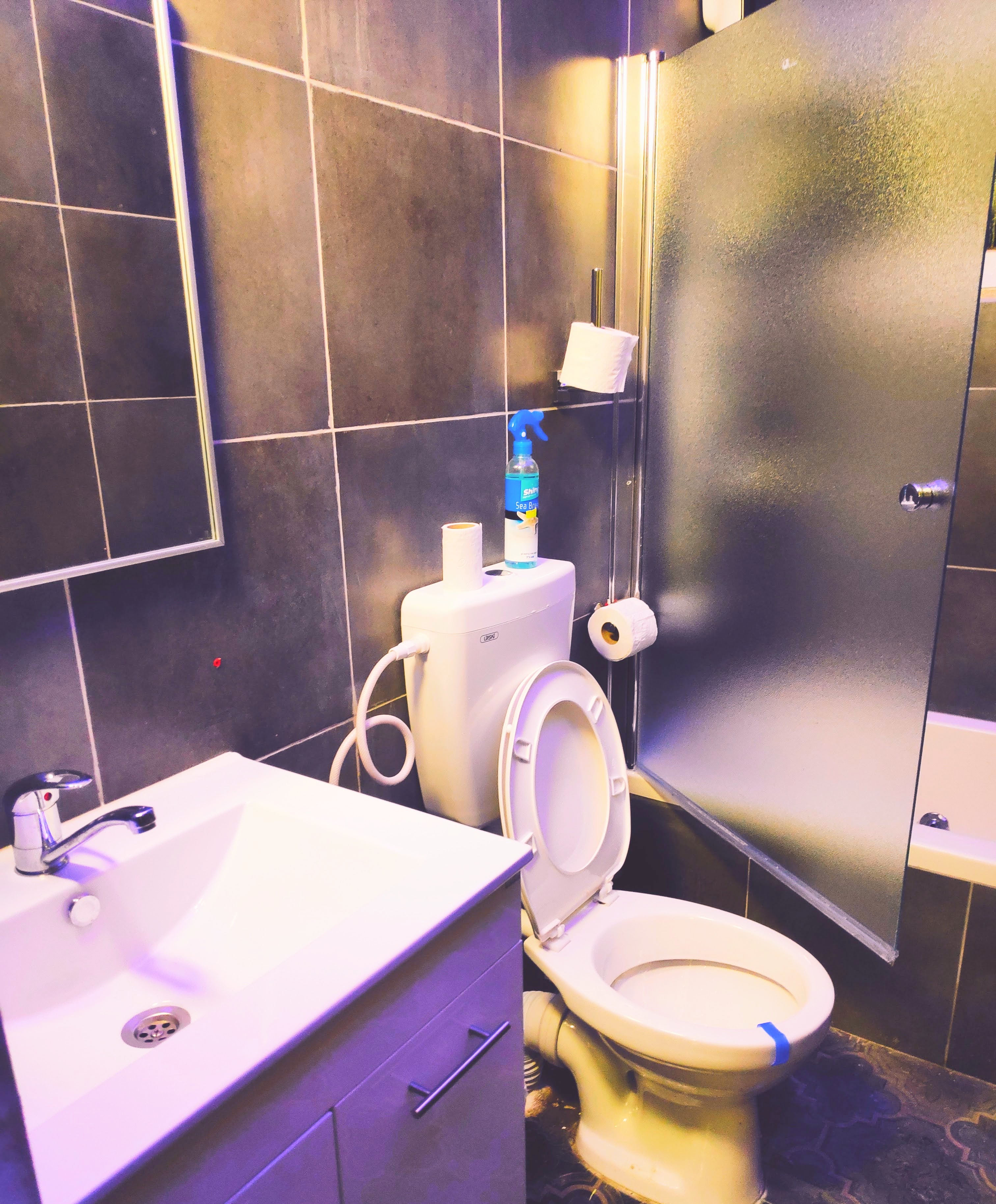 شقة رقم 9 غرفة نوم وغرفة معيشة في الطابق الثاني