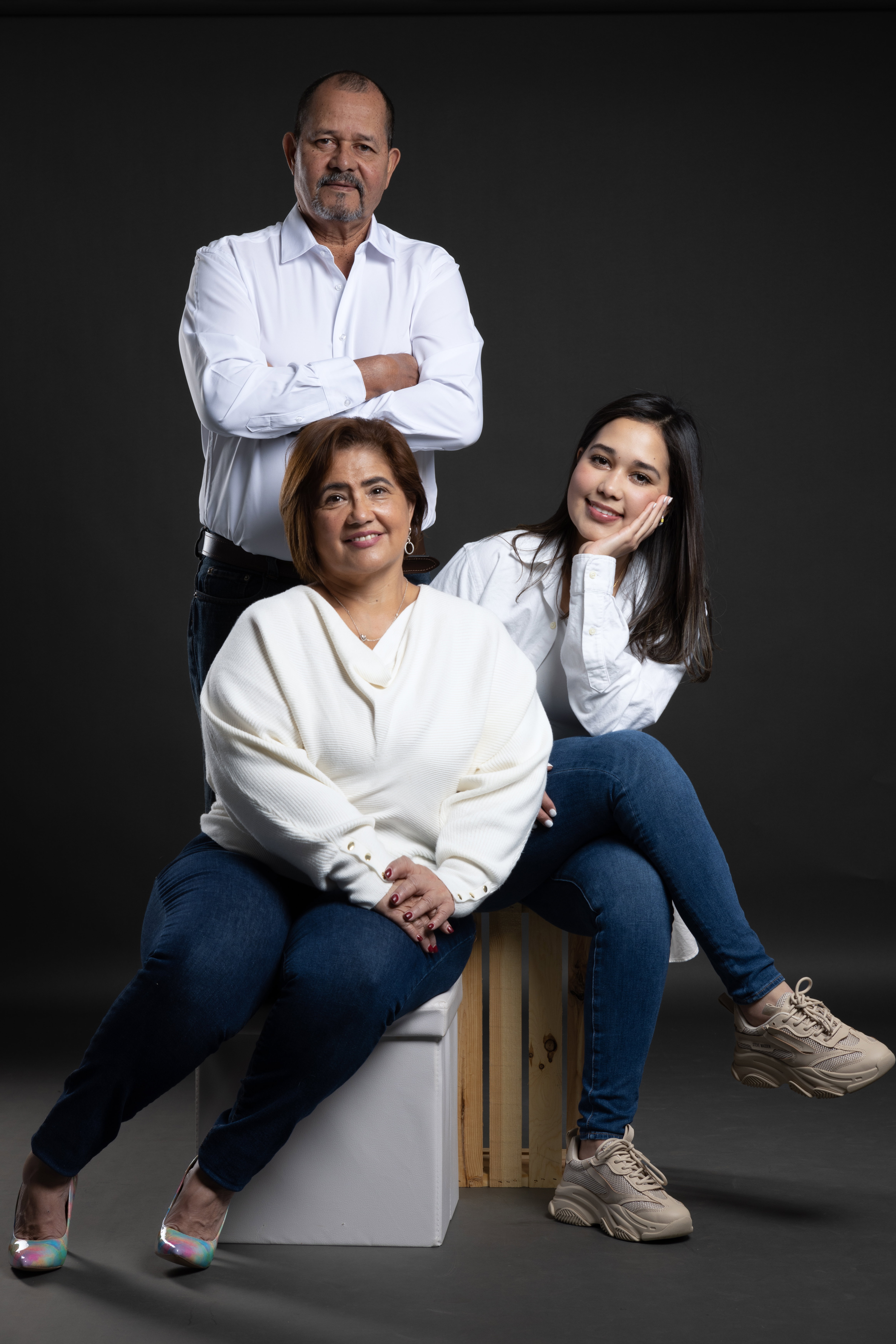 HIJA, PAPÁ Y MAMÁ