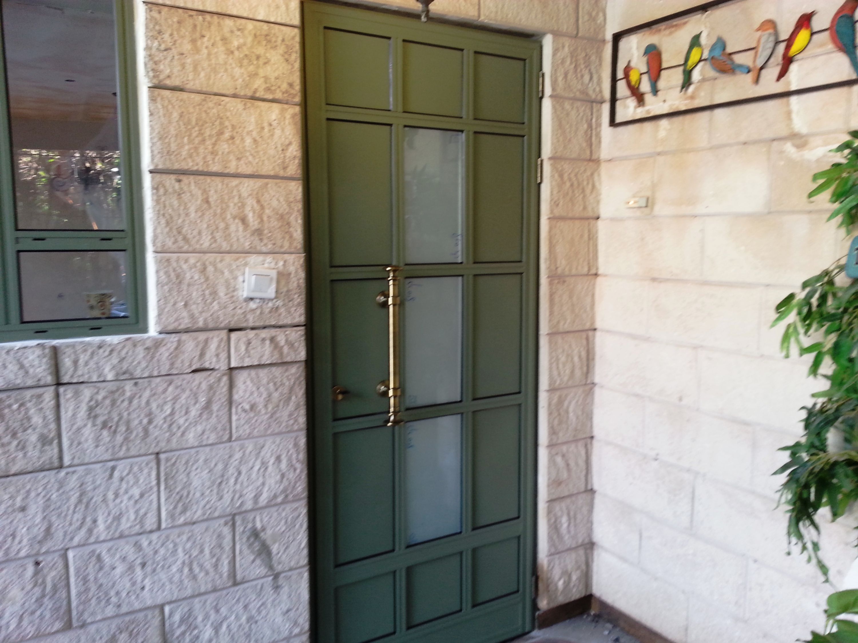 Входная дверь в частный дом