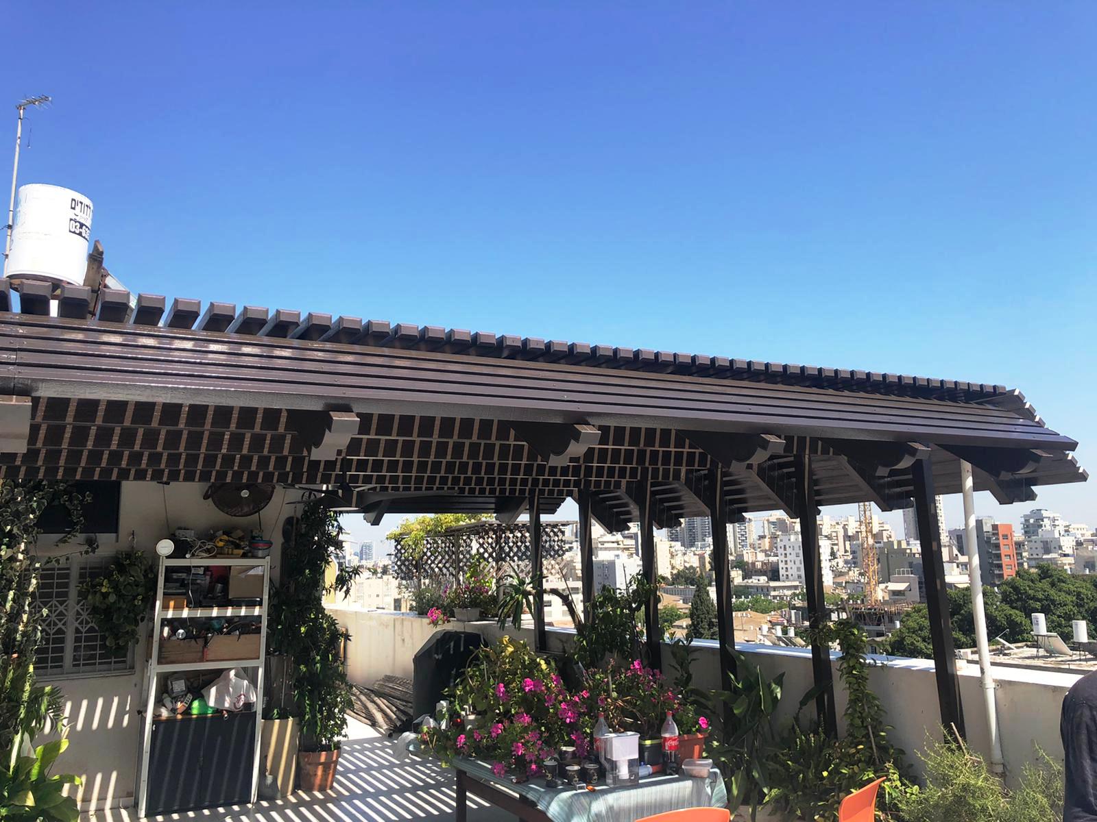 Алюминиевая пергола под дерево