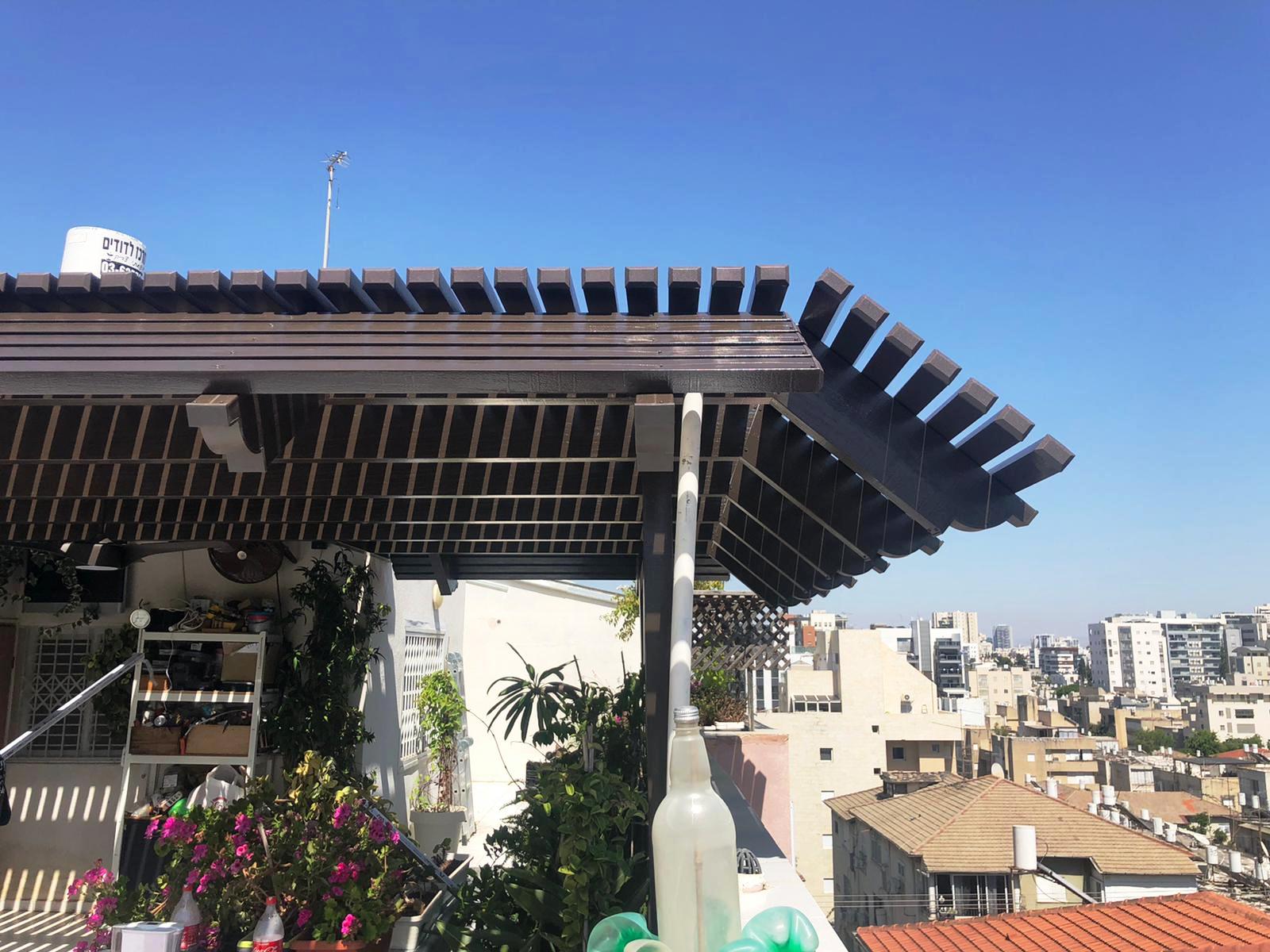 Алюминиевая пергола под дерево