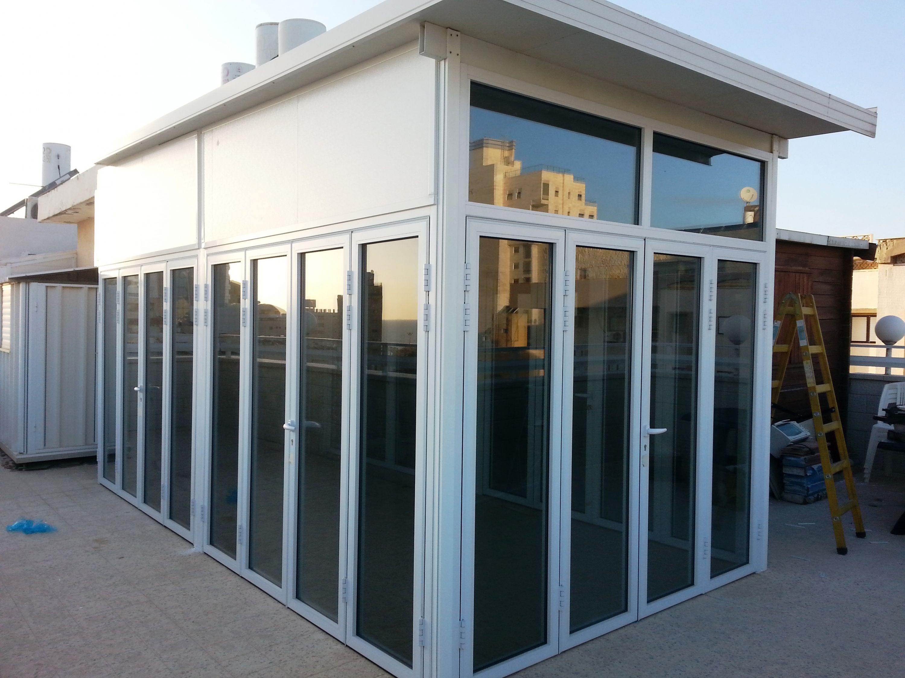 Закрытие балконов и садов