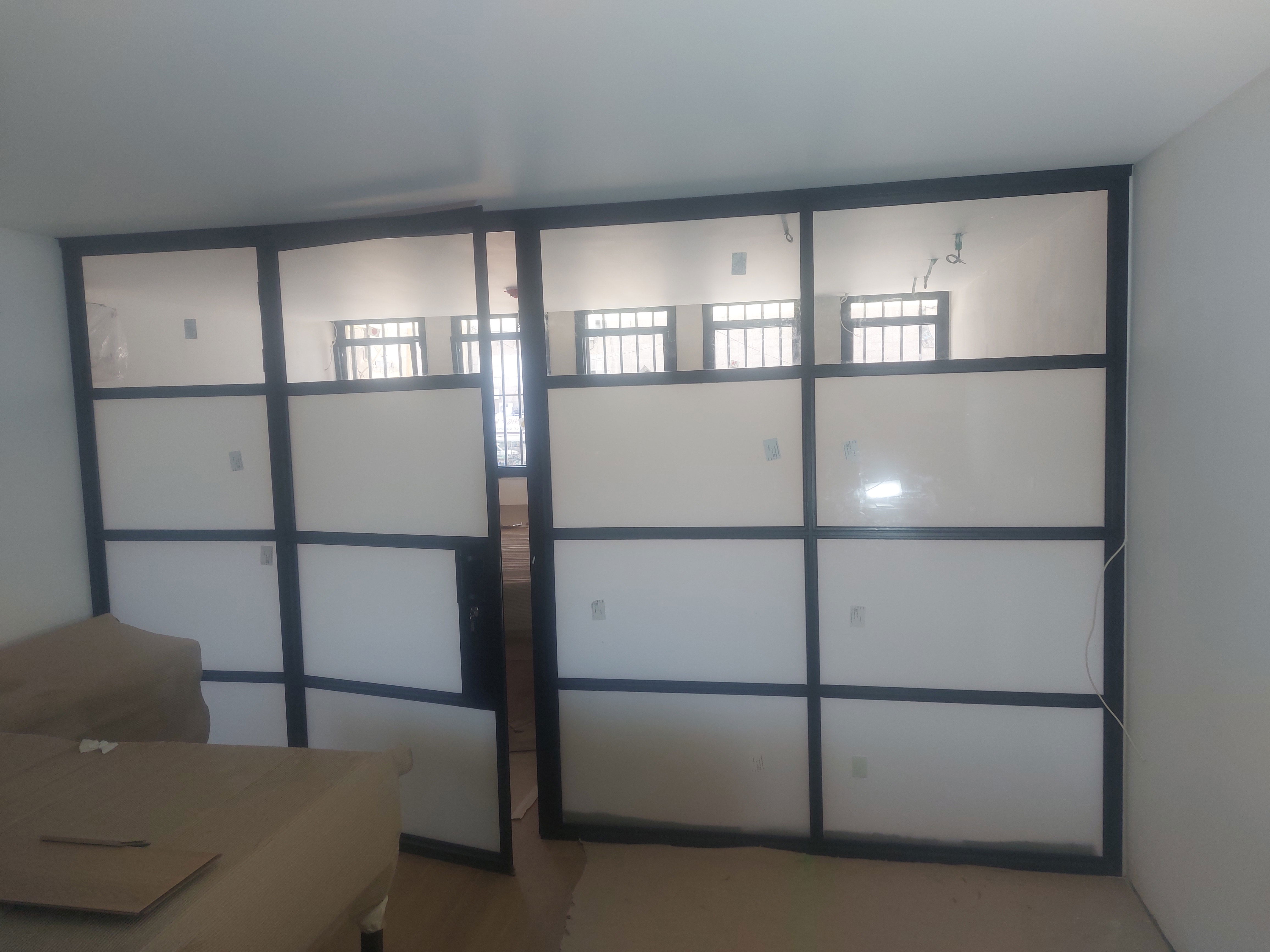 Алюминиевая дверь для магазина