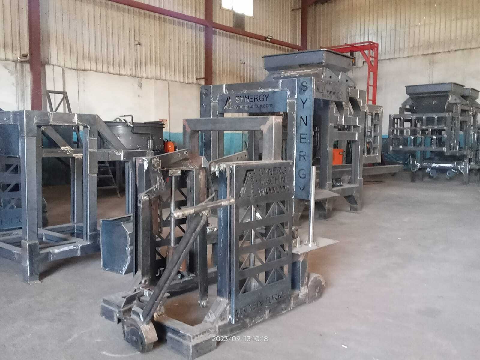 Machine de Fabrication de Parpaing Automatique. machine fabrication parpaing occasion