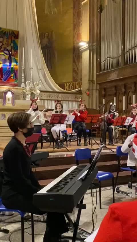 Video-classe di flauto e pianoforte, "Concerto di Natale", 2021. thumbnail