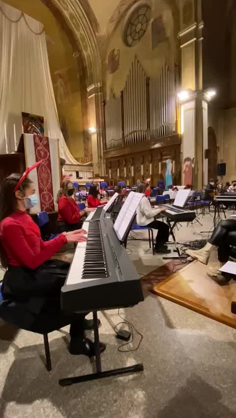 classe di pianoforte,"concerto di natale", 2021. thumbnail