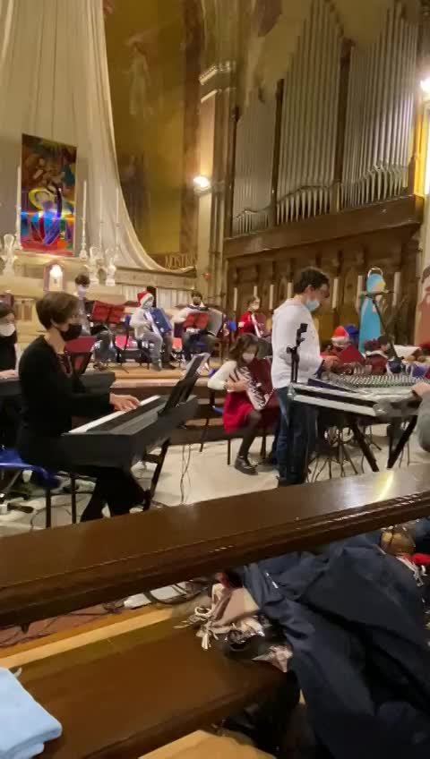 classe di fisarmonica, "concerto di Natale", 2021. thumbnail