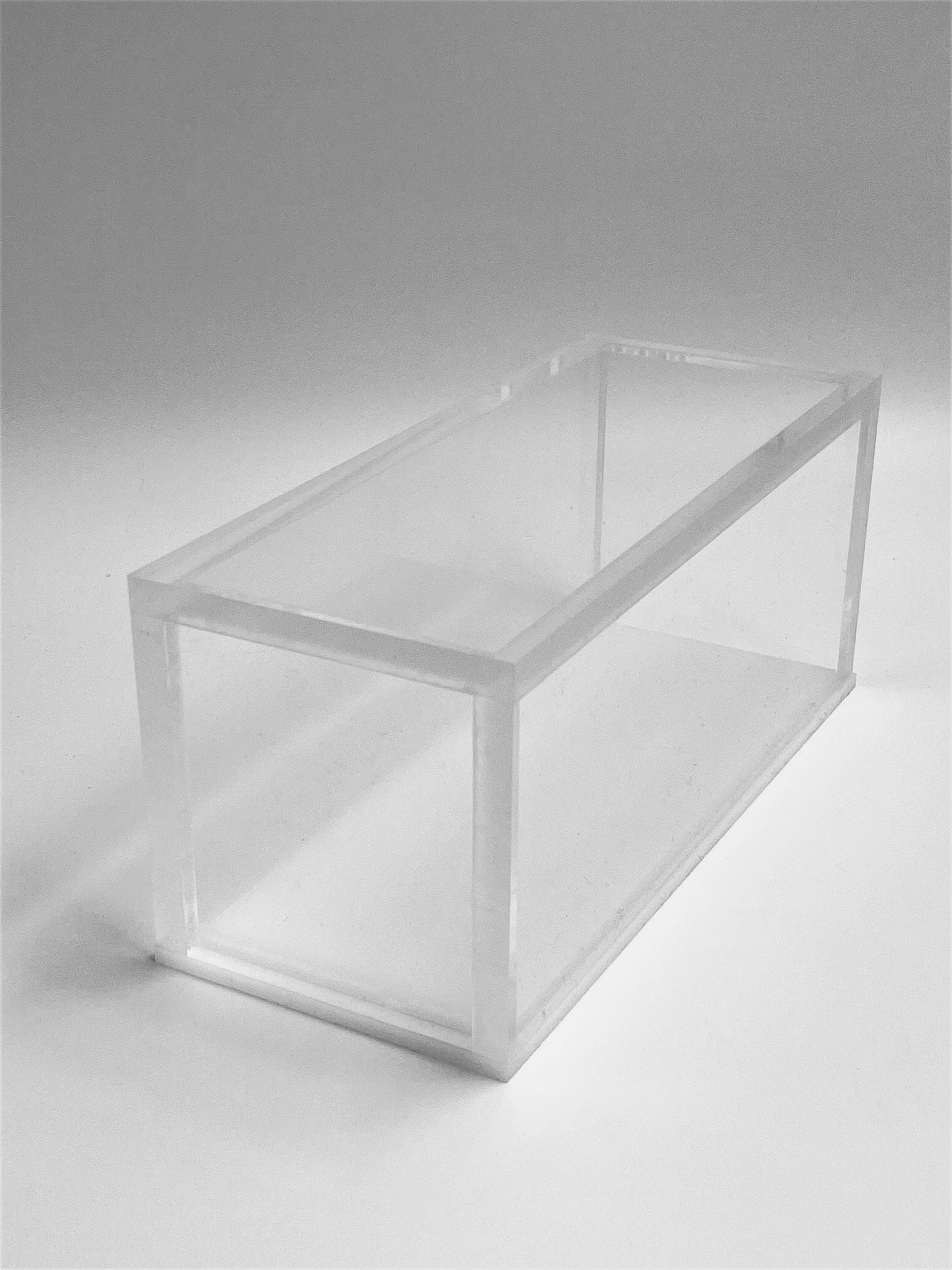 Plexiglass box: 1-opening for access to the condensation section of the