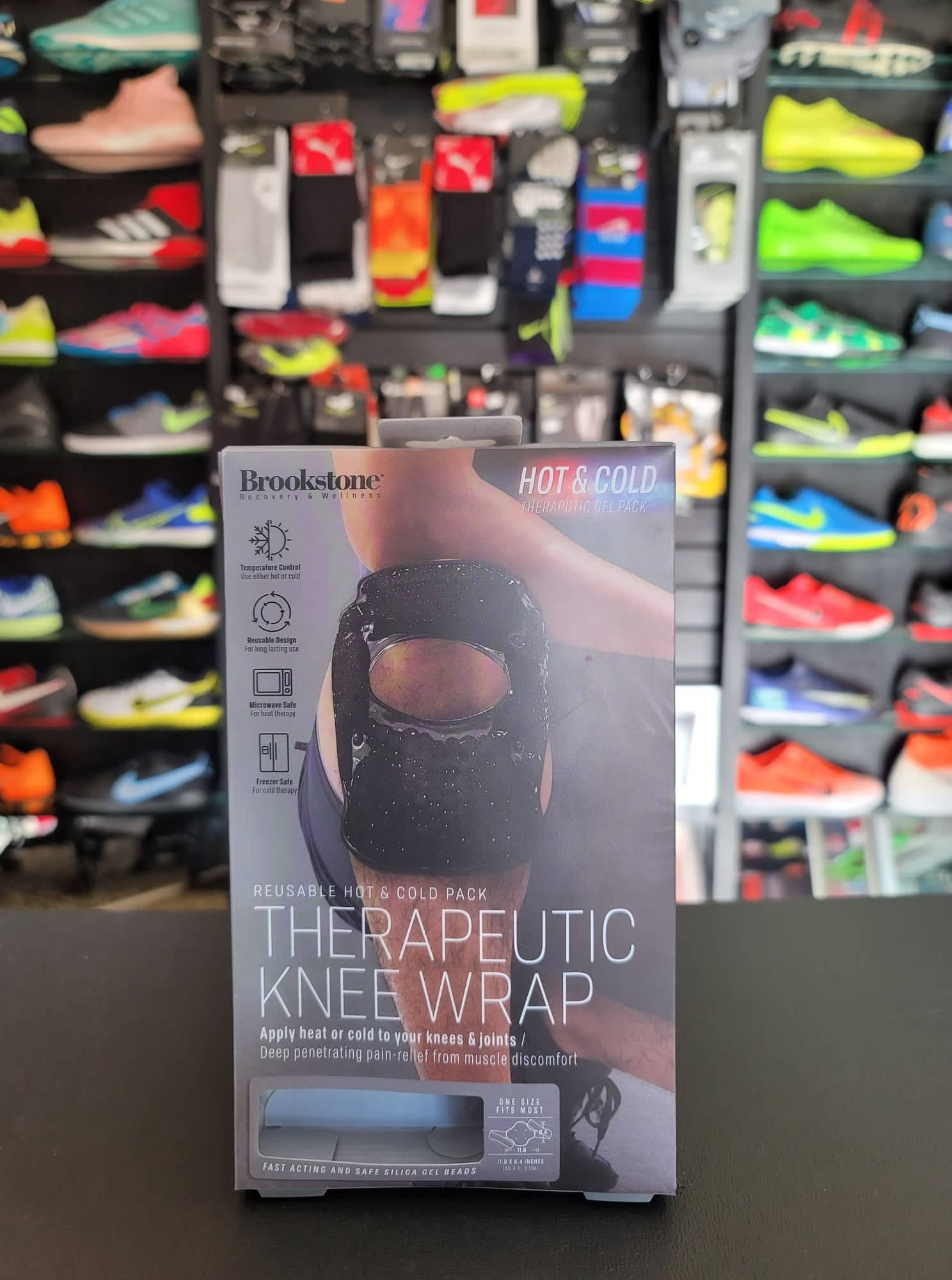 BROOKSTONE THERAPEUTIC KNEE WRAP