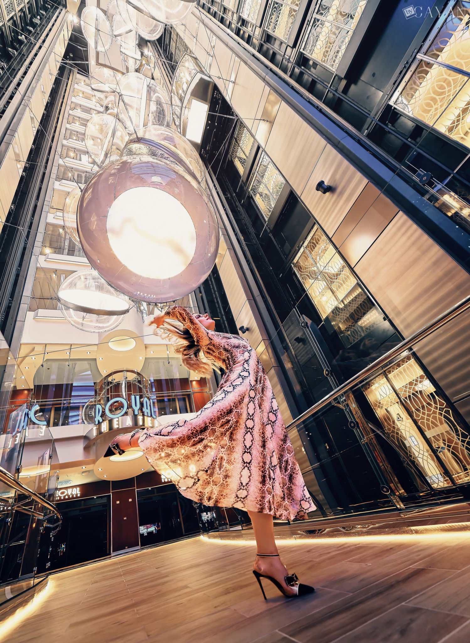 With the beautiful Sarah Jaeghers - Facebook: @sarah.jaeghers