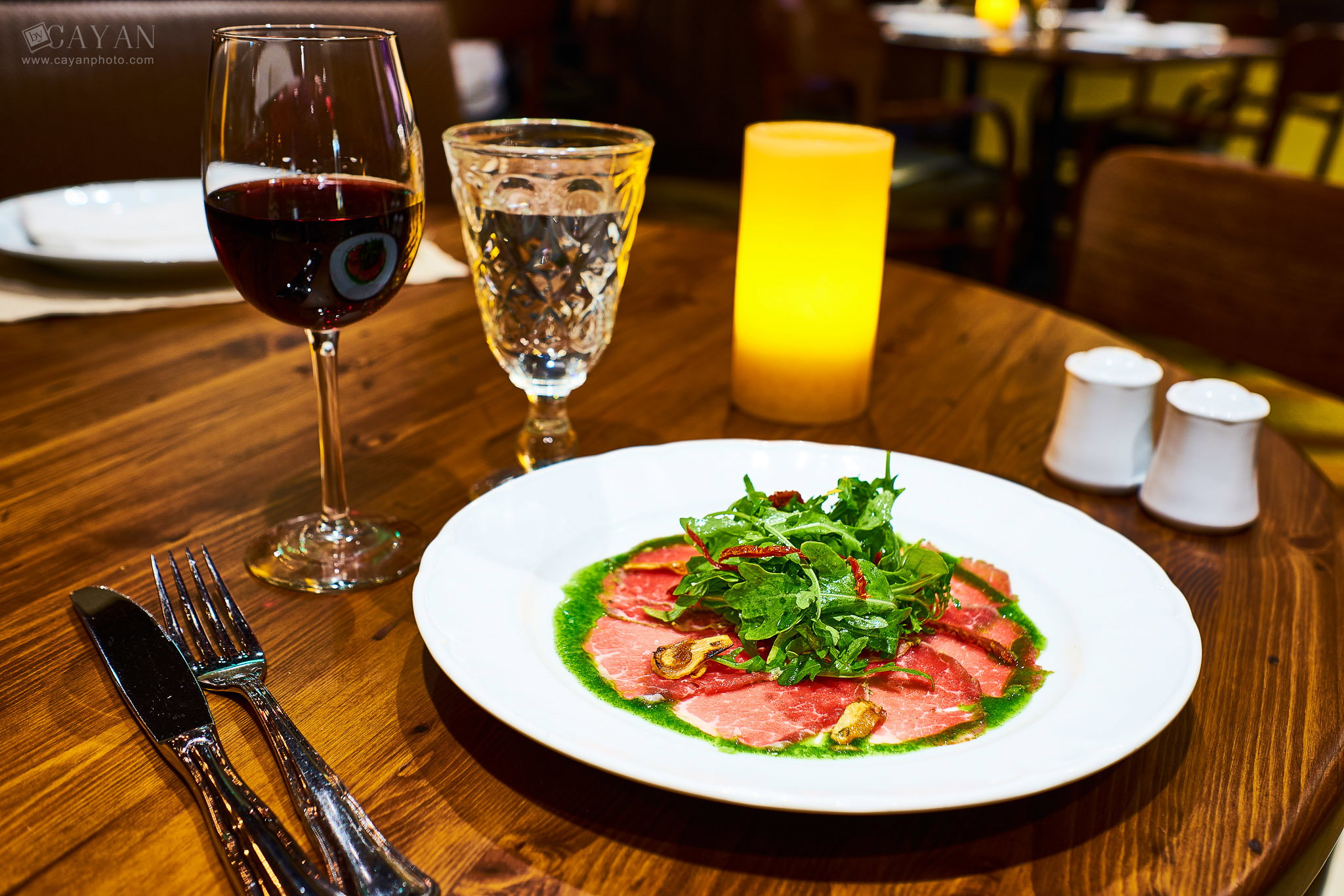 Work carried out in conjunction with several restaurants for the creation of printed material, menus and advertising in general!