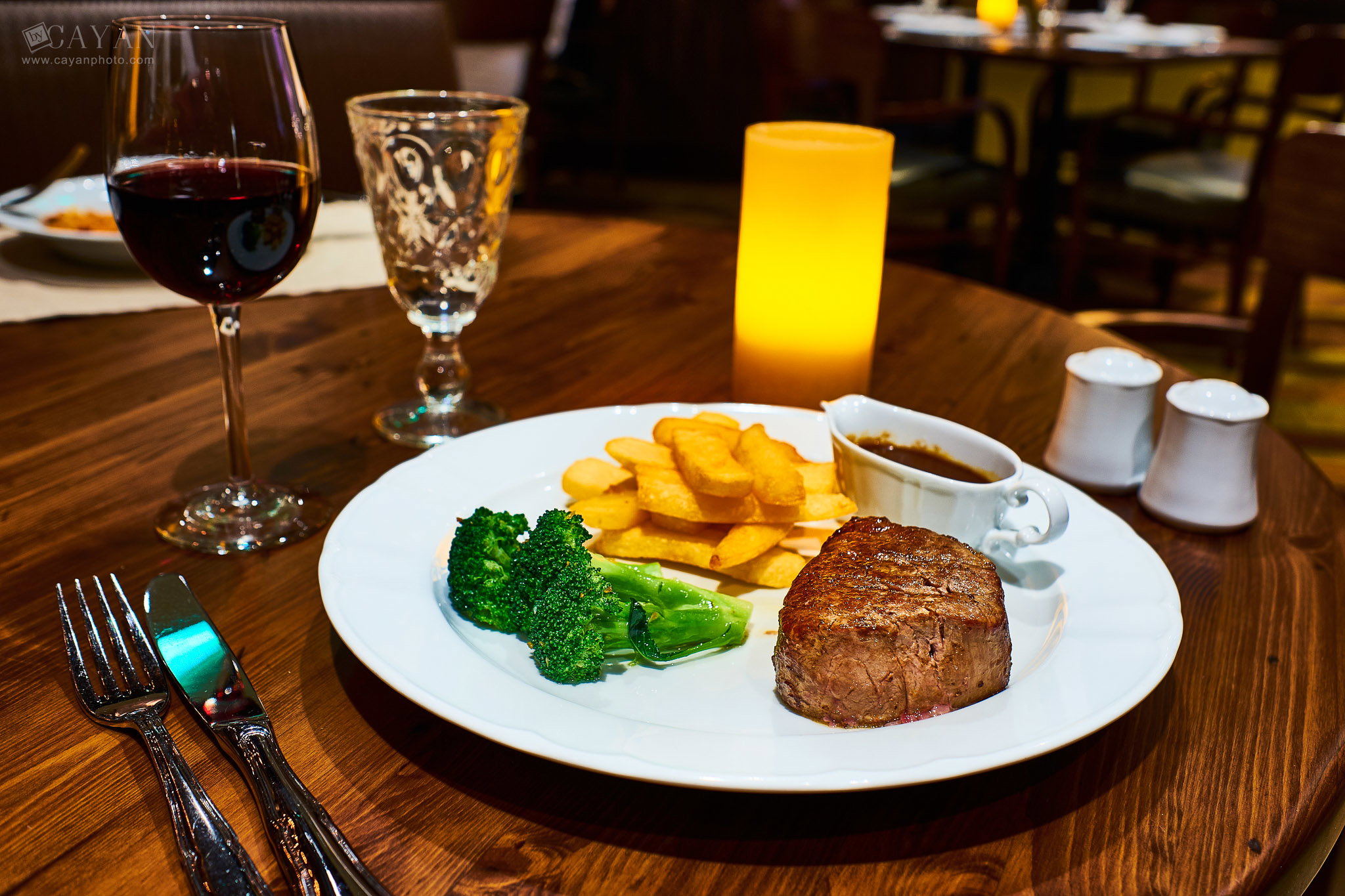 Work carried out in conjunction with several restaurants for the creation of printed material, menus and advertising in general!