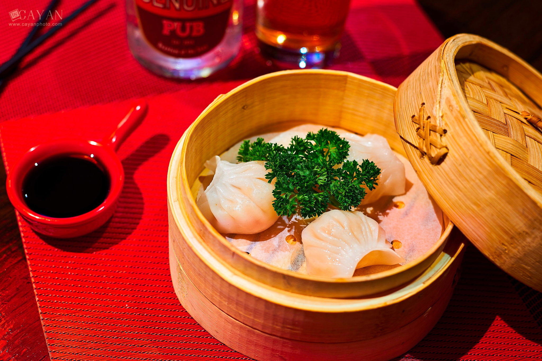 Work carried out in conjunction with several restaurants for the creation of printed material, menus and advertising in general!