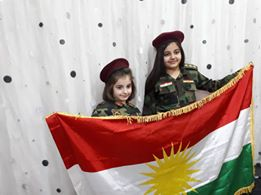 ربما تحتوي الصورة على: ٢ شخصان، وأشخاص يبتسمون، ونشاطات في أماكن مفتوحة