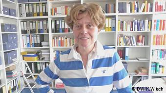 الخبيرة في علم الجريمة بريتا بانينبيرغ Britta Bannenberg, Krimonologin an der Universität Gießen (DW/K.Witsch)