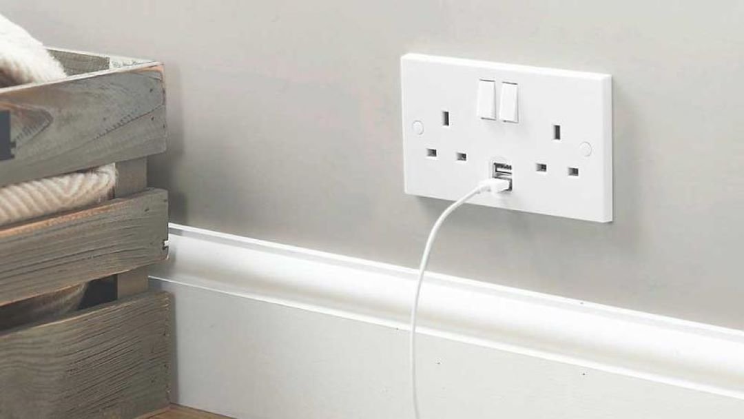 How to Install USB Outlet. Image 2