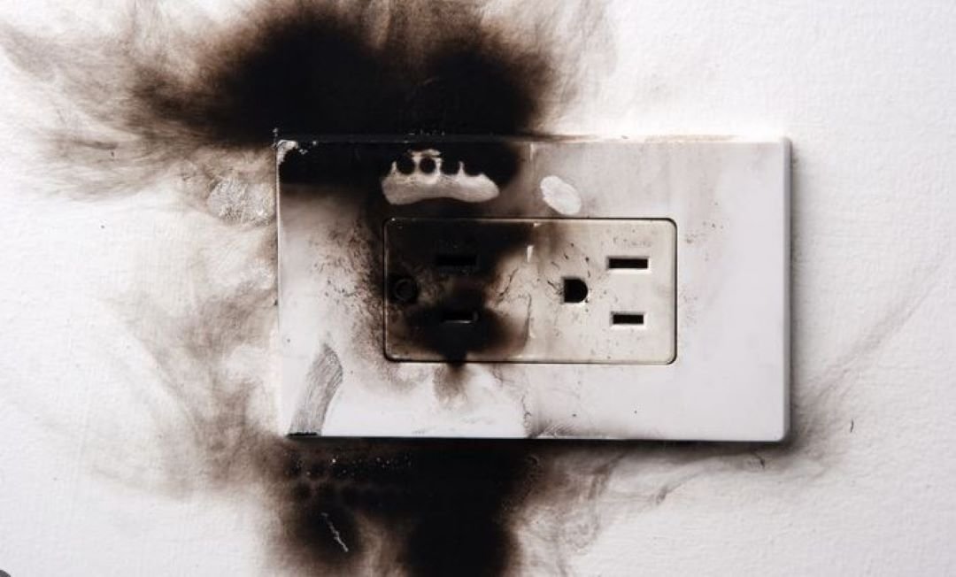 Top Signs That You Should Replace Your Power Socket. Image 2