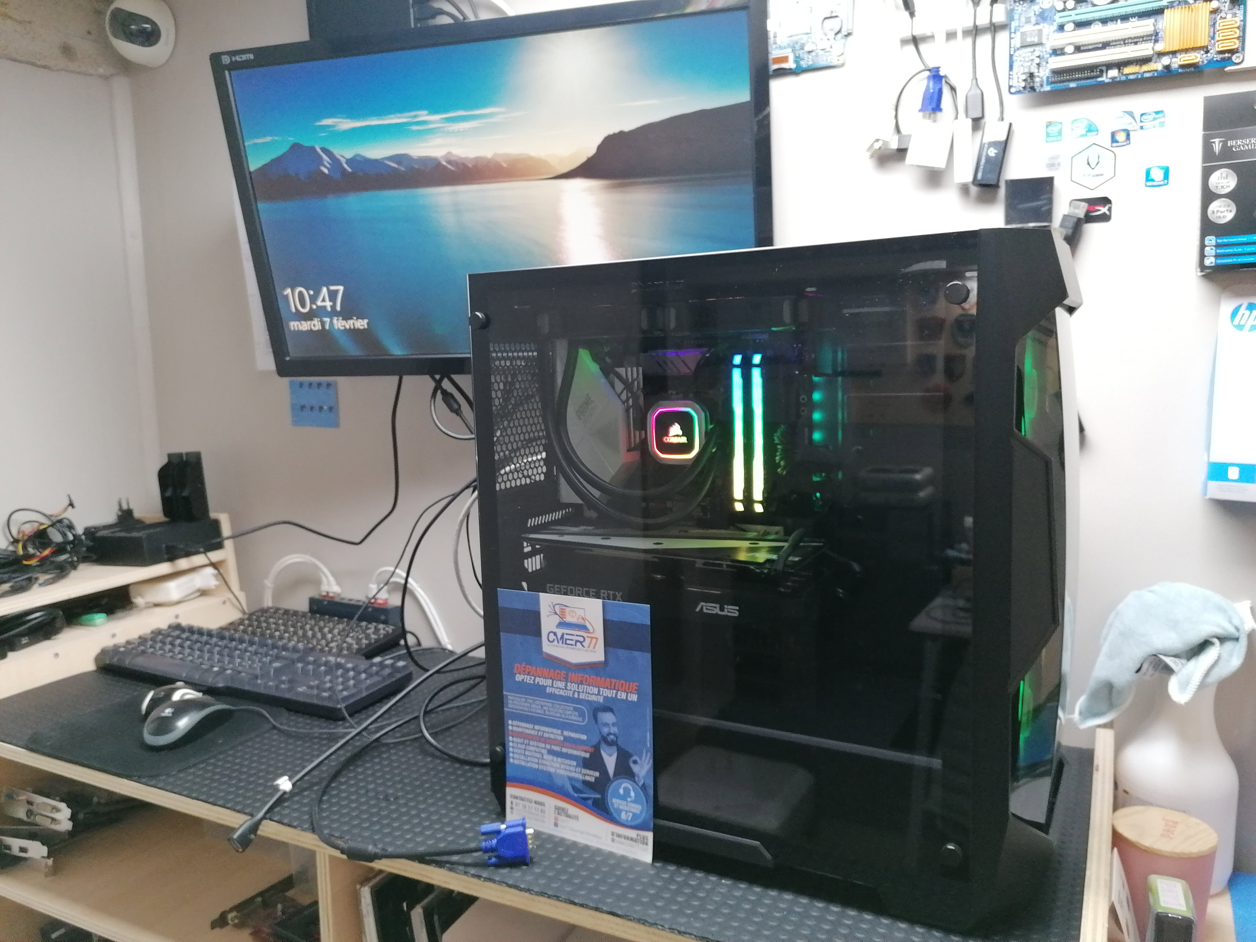 Quand la Technologie A Besoin d'Aide: Images de Réparations d'Ordinateurs