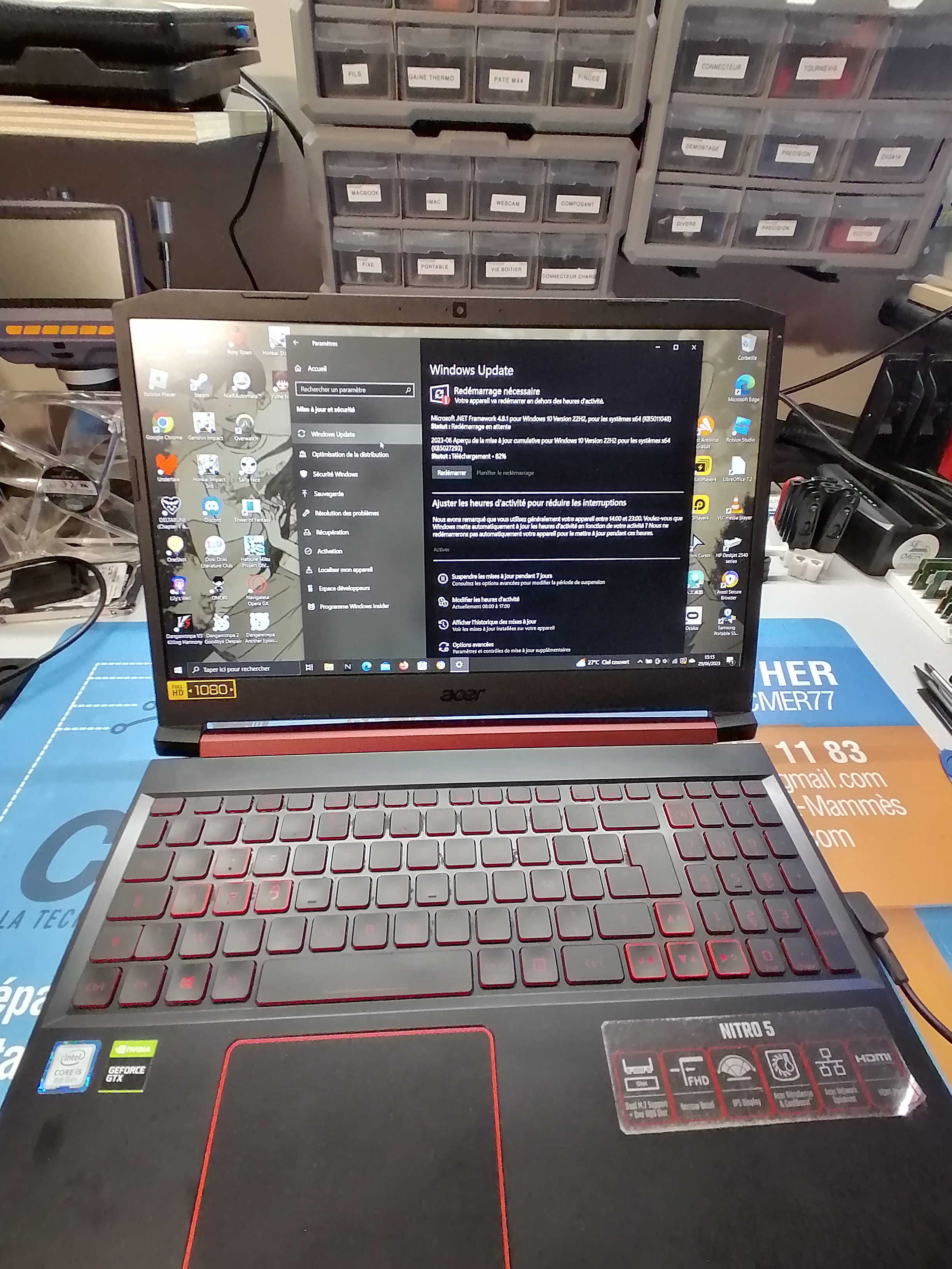 Quand la Technologie A Besoin d'Aide: Images de Réparations d'Ordinateurs