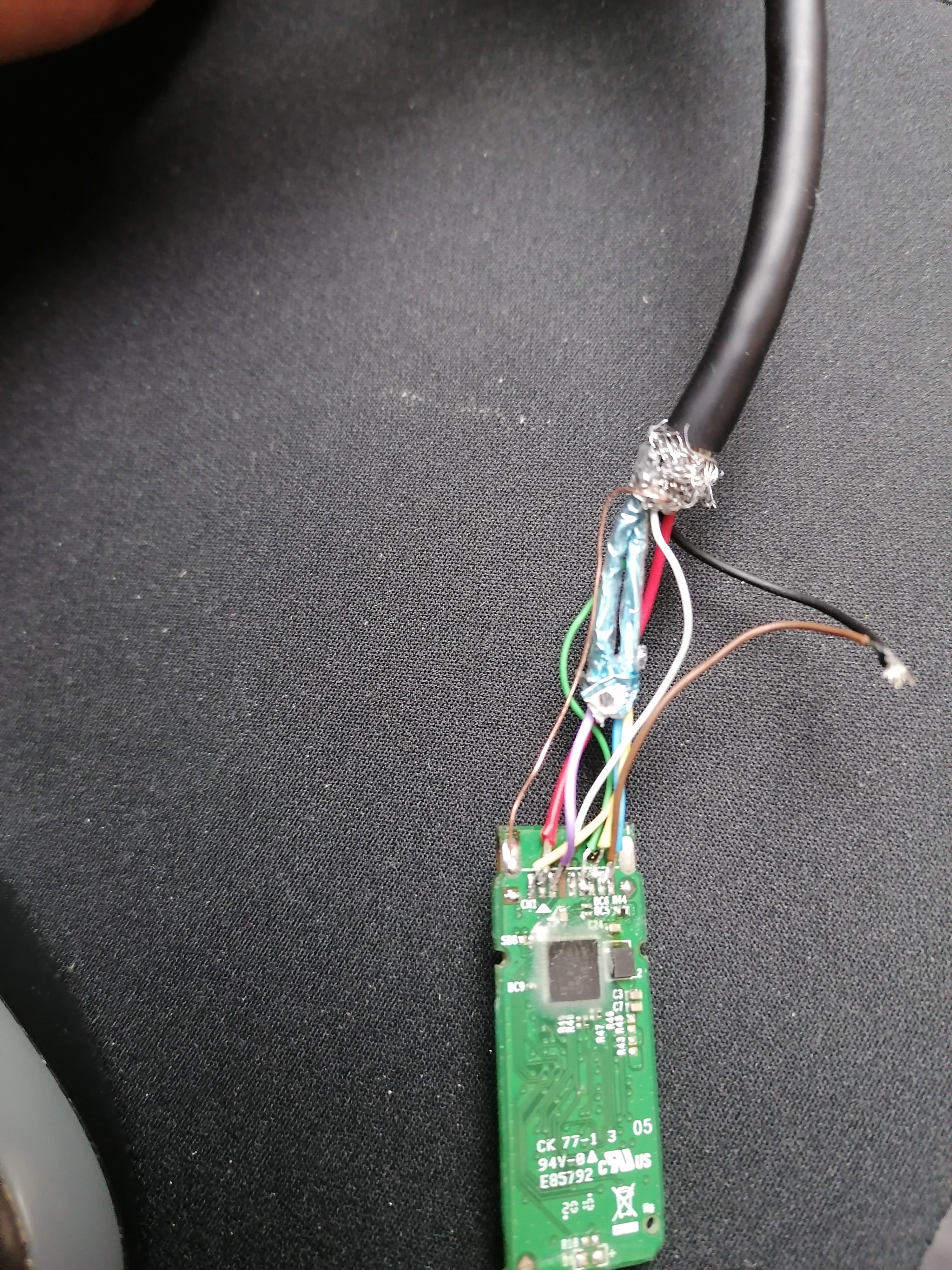 Au Coeur de la Technologie : Photos de Micro-Soudure Réparatrice