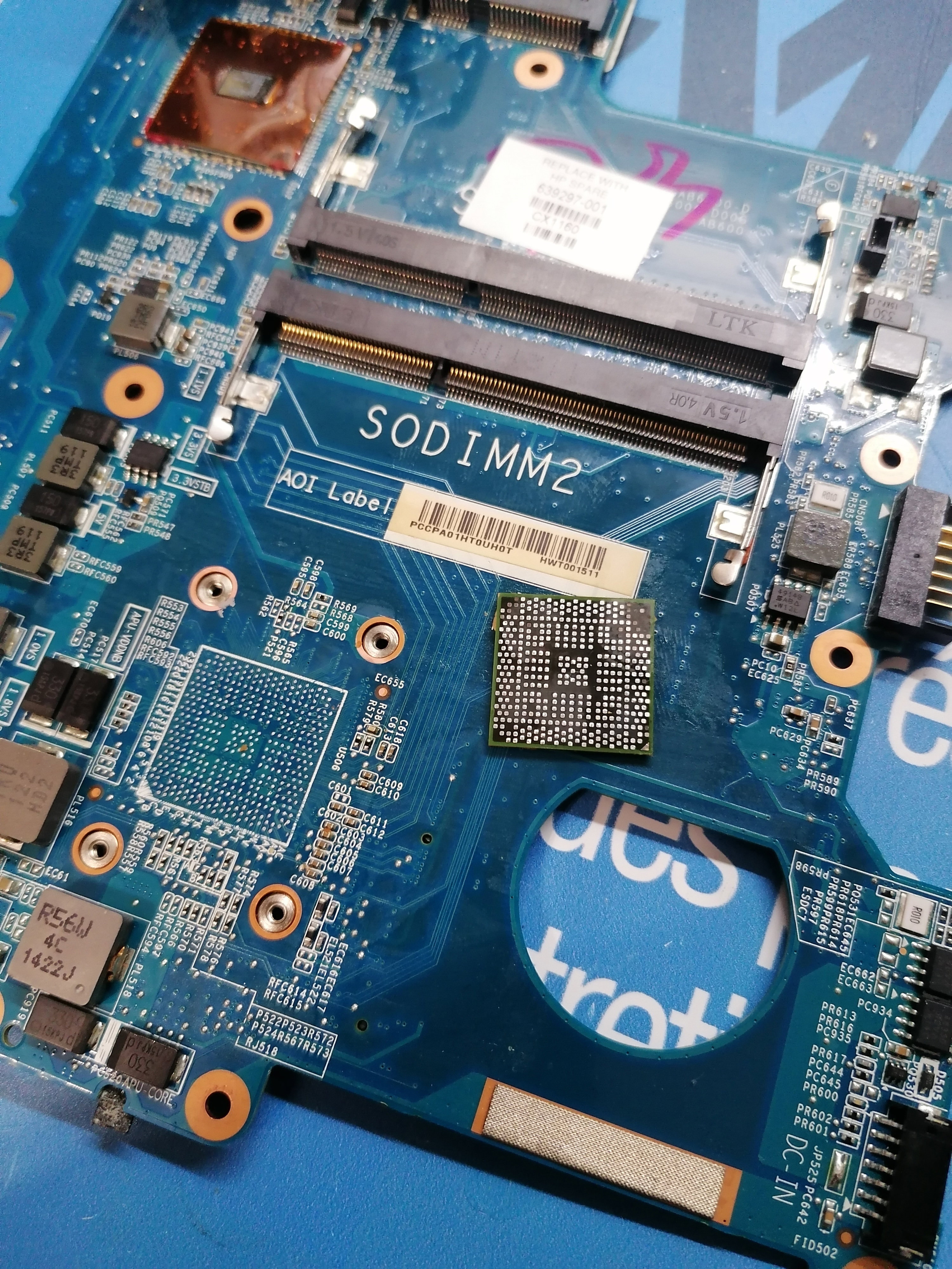 Au Coeur de la Technologie : Photos de Micro-Soudure Réparatrice