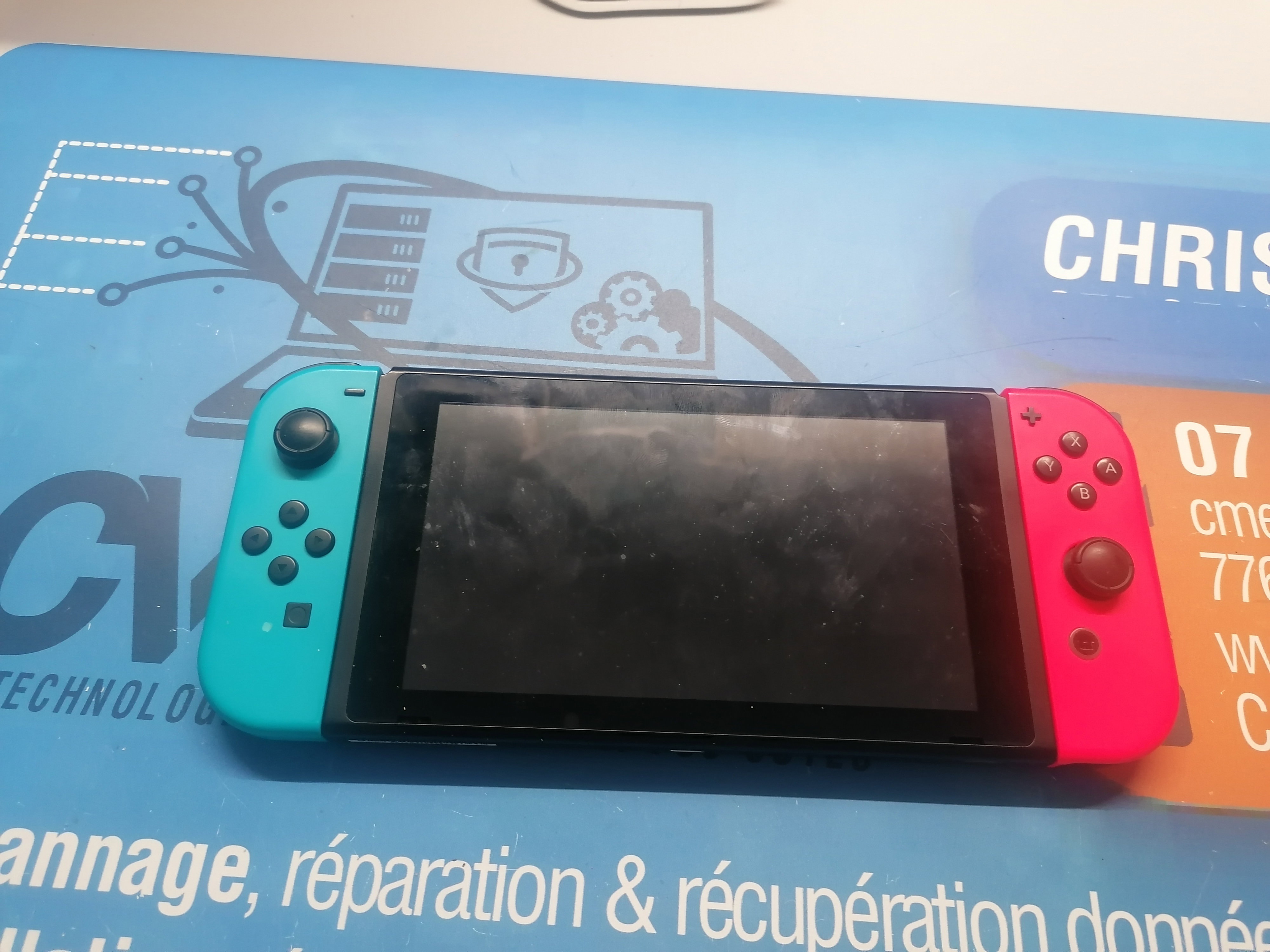 Au Coeur de la Technologie : Photos de Micro-Soudure Réparatrice