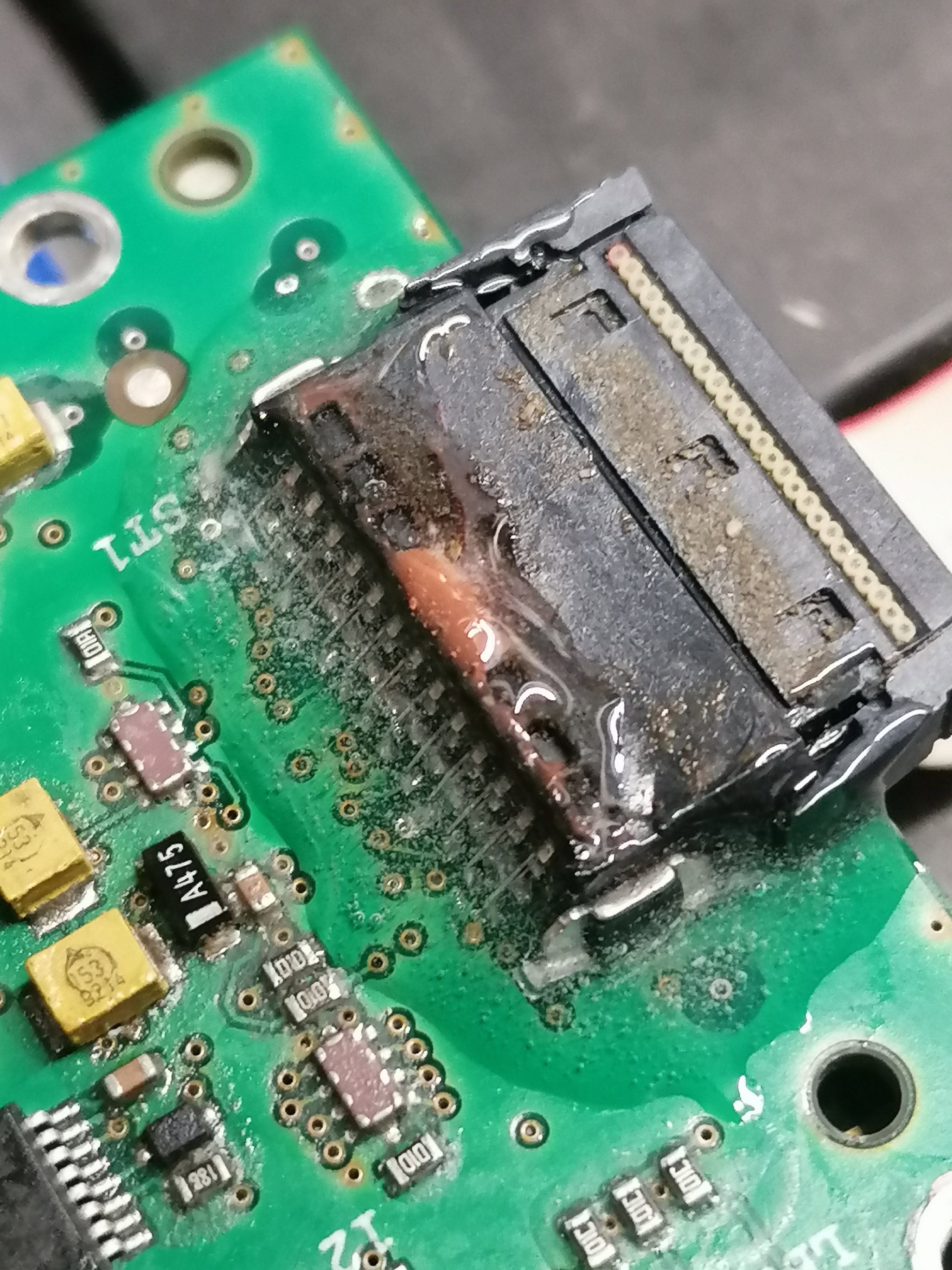 Au Coeur de la Technologie : Photos de Micro-Soudure Réparatrice